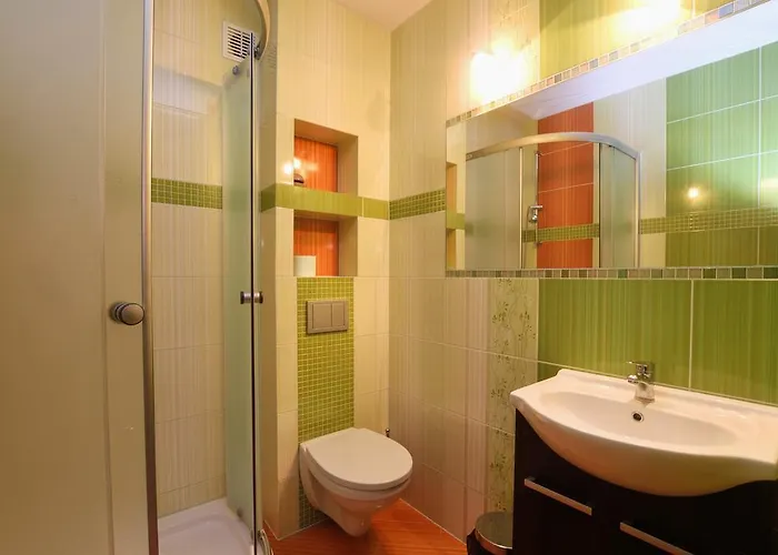 Venus Проживание в семье *